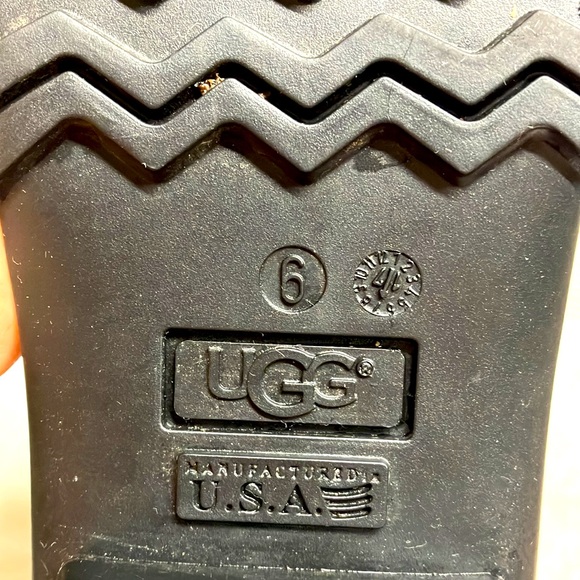 UGG Women’s Rain Boots - Picture 6 of 9
